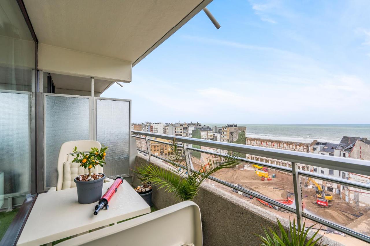 Luxueuze Vakantiestudio Met Zeezicht En Terras In Oostende Exterior photo