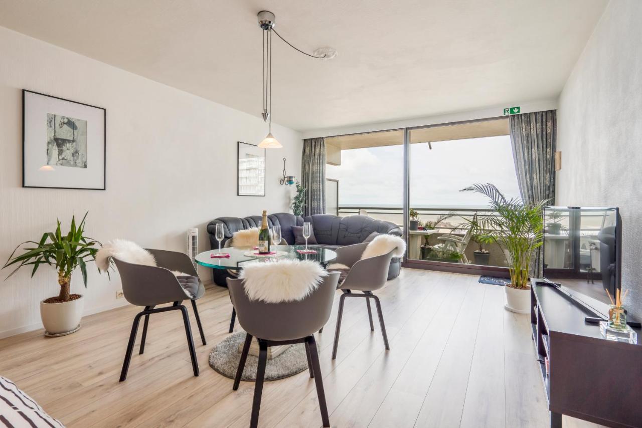 Luxueuze Vakantiestudio Met Zeezicht En Terras In Oostende Exterior photo
