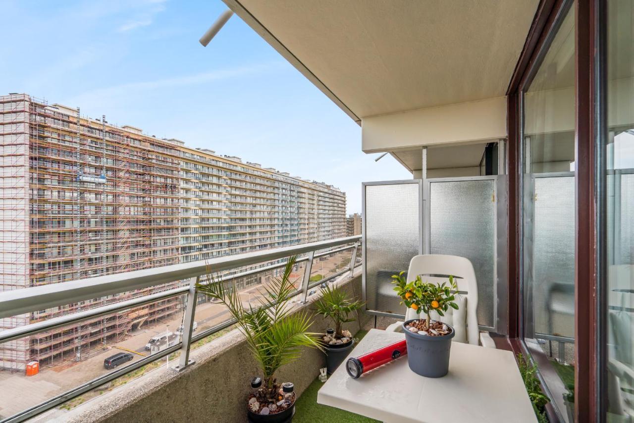 Luxueuze Vakantiestudio Met Zeezicht En Terras In Oostende Exterior photo